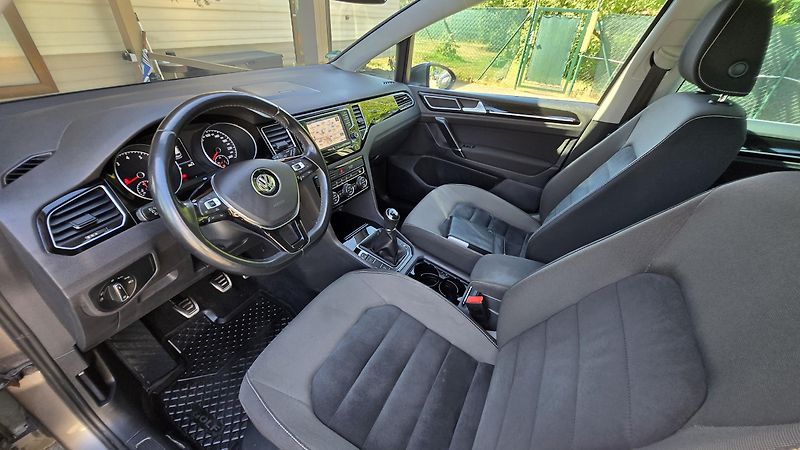 Volkswagen Golf Sportsvan 1.4TSi HIGHLINE TECH  1MAJITEL - fotka 28 z 42