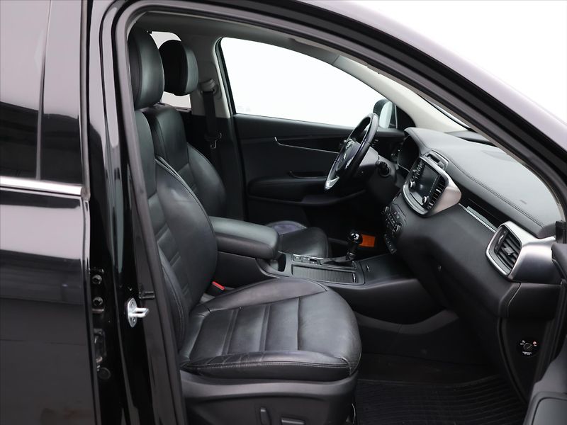 Kia Sorento 2.2 CRDI 147kW Exclusive 4x4 - fotka 13 z 33
