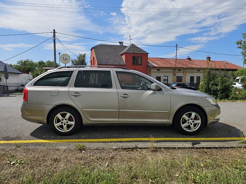 Škoda Octavia (2011) 2 1.6TDI FACELIFT - fotka 6 z 18