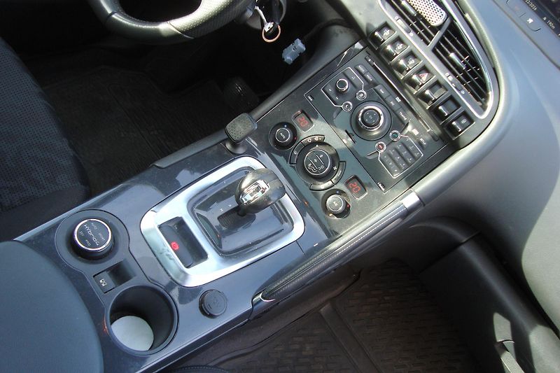 Peugeot 3008 (2013) 1.6HDi,Hybrid 4,AUT,4x4,Panora - fotka 41 z 78