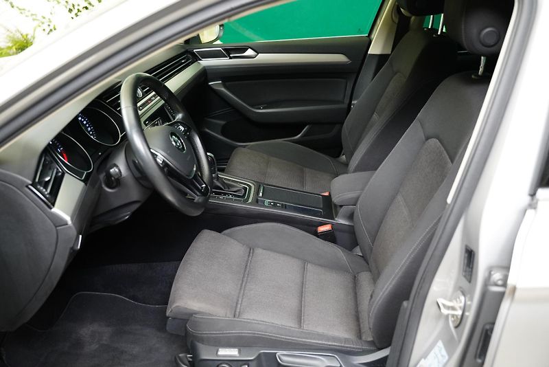 Volkswagen Passat - fotka 11 z 29