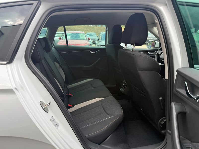 Škoda Scala Top Selection 1.5 TSI 110kw - fotka 21 z 24