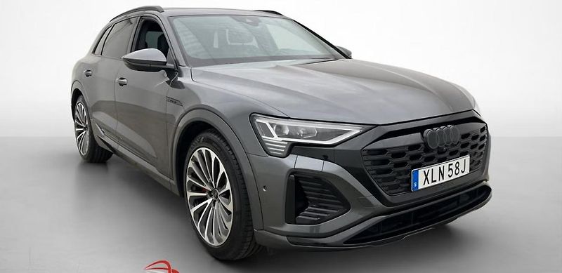 Audi Q8 e-tron 55 Q 360k Matrix Vzduch Pano - fotka 2 z 35