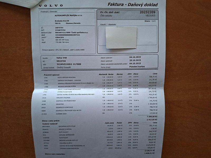 Volvo V40 (2012) 2.0D3 110kW AUT -1.MAJITEL - fotka 37 z 38
