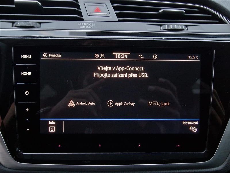 Volkswagen Touran 2.0 TDI Comfortline,ČR,1.Maj. - fotka 30 z 50