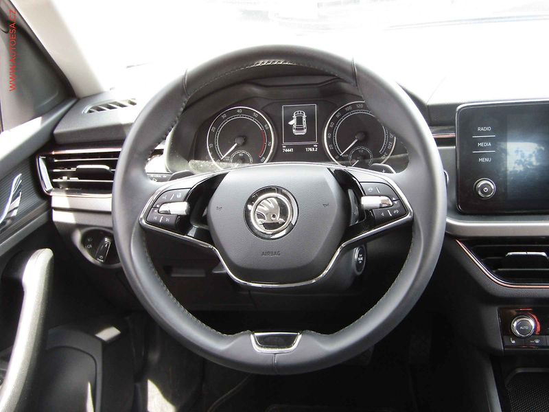 Škoda Kamiq (2022) 1.5 TSi, 1.maj,ČR, Style, DSG - fotka 14 z 20