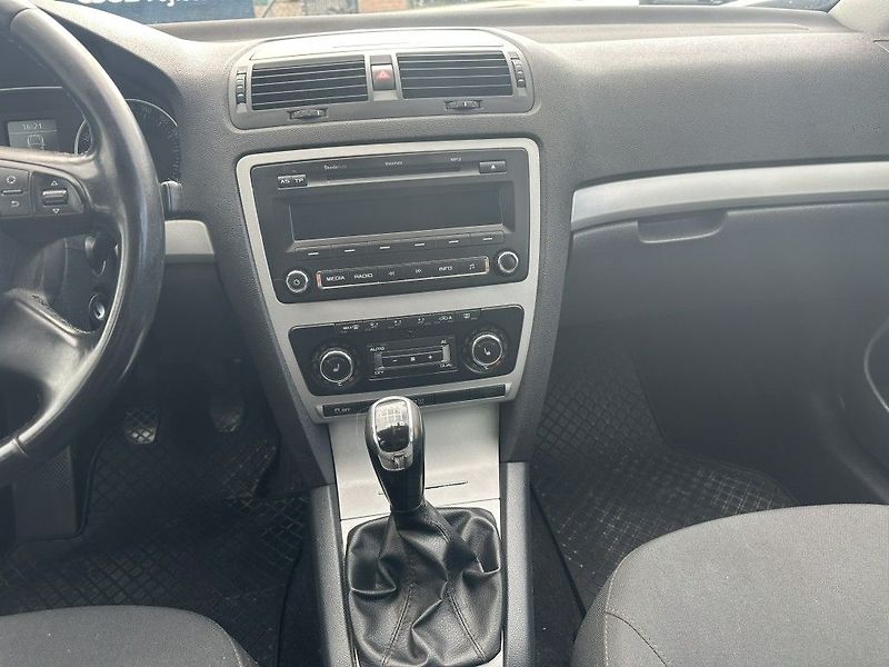 Škoda Octavia Style 2.0 TDi 103kW serviska - fotka 11 z 22