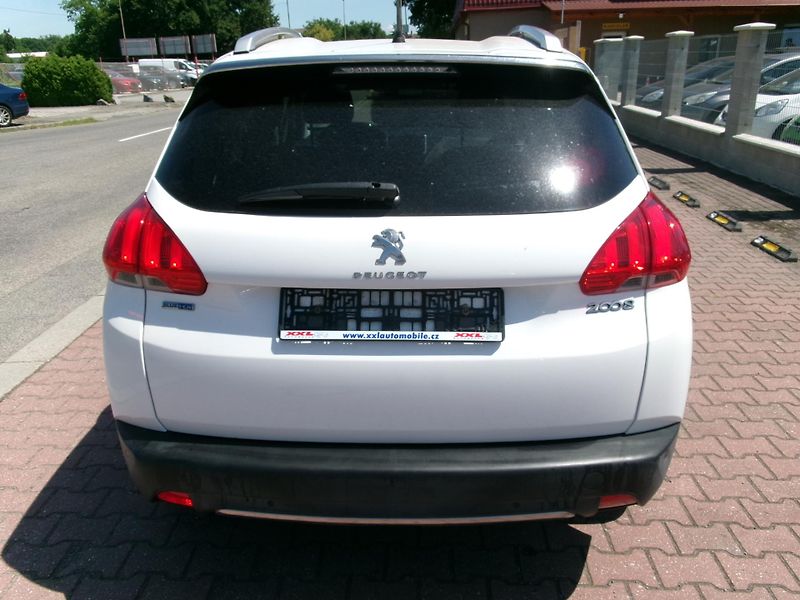 Peugeot 2008 (2015) 1,6 BlueHDI AC TEMP USB - fotka 7 z 26