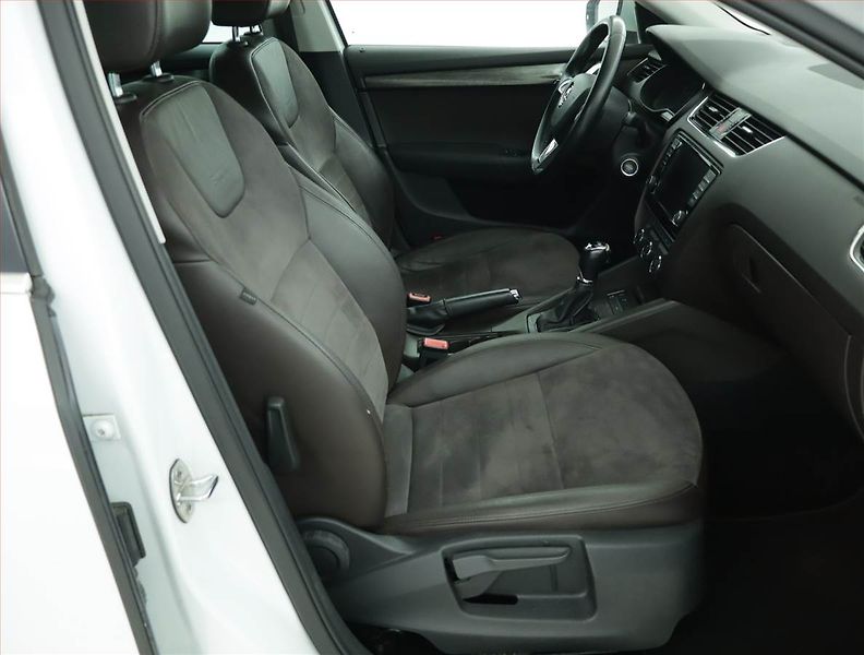 Škoda Octavia (2015) Scout 1.8 TSI, 4X4, Automat - fotka 9 z 18