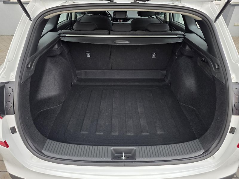 Hyundai i30 (2023) 1.0T-GDi 88kW Comfort ČR NOVÉ - fotka 18 z 21