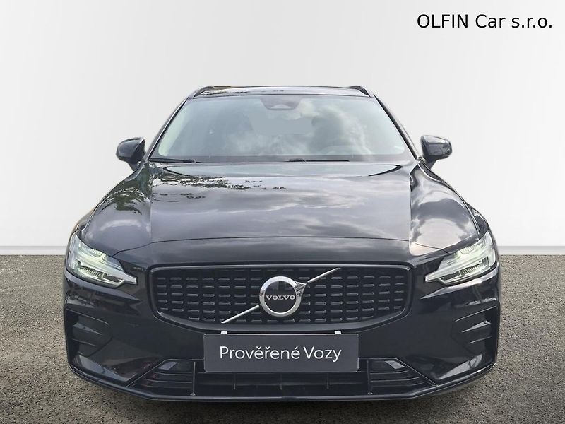 Volvo V60 B4 benzin Plus Dark DCT - fotka 7 z 26