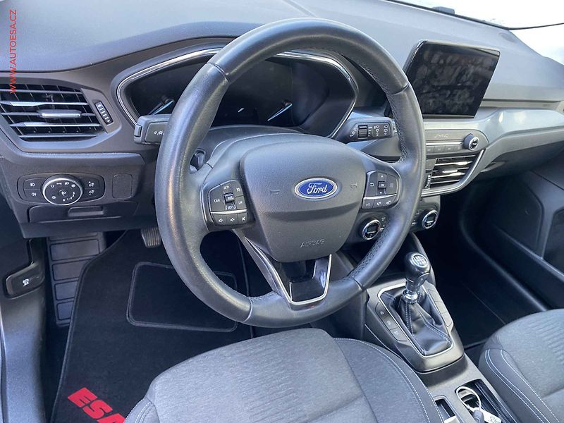 Ford Focus (2019) 1.0EB, Active, navi, park - fotka 12 z 17