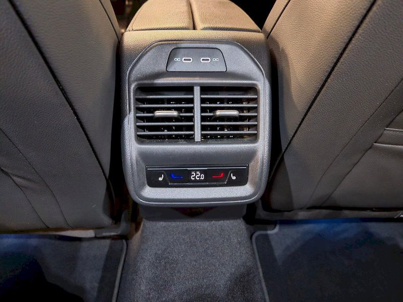 Škoda Superb (2025) Combi 2.0 TDI 142 kW DSG 4x4 L - fotka 29 z 36