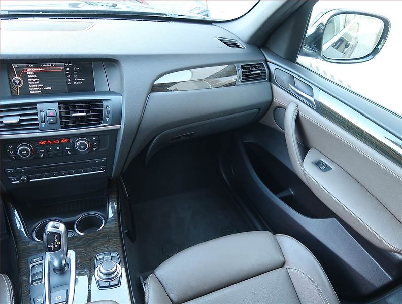 BMW X3 (2012) M Sport xDrive30d, 4X4 - fotka 8 z 19
