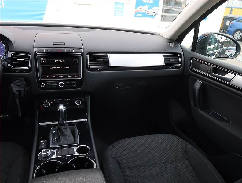 Volkswagen Touareg (2016) 3.0 TDI, 4X4,Bixenon,Kamera - fotka 8 z 24