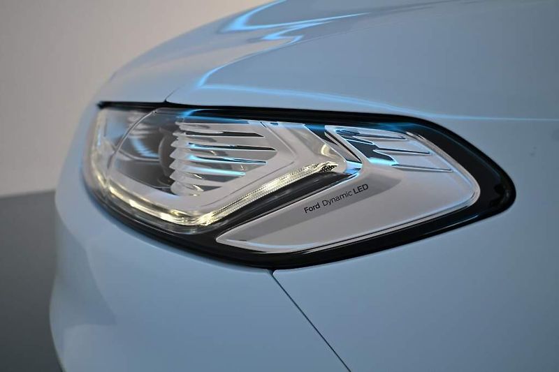 Ford Mondeo (2022) 2.0 LED ACC SONY 8AT Tažné ECO - fotka 30 z 36