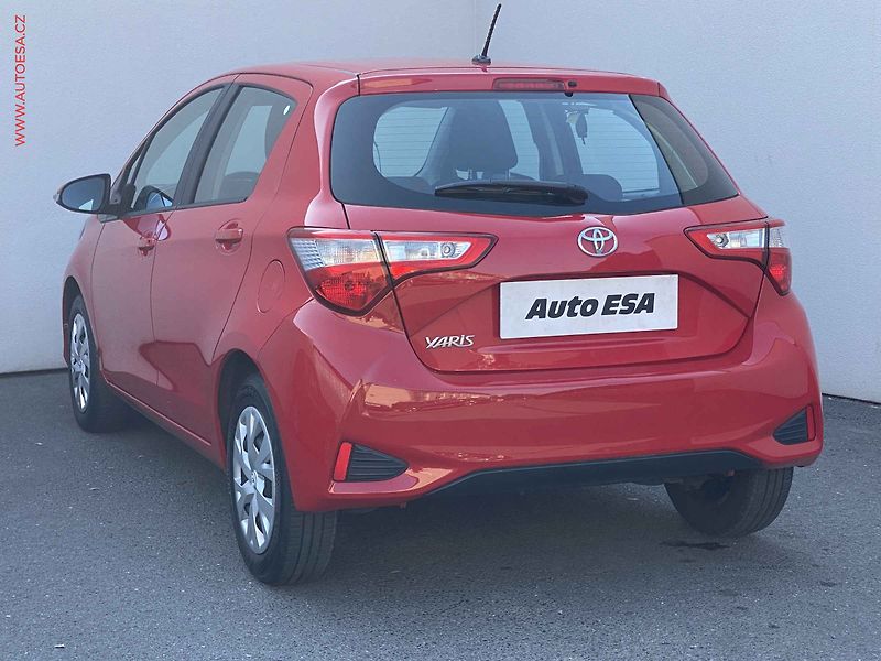 Toyota Yaris (2019) 1.5 VVT-i, Dynamic, AC - fotka 6 z 14