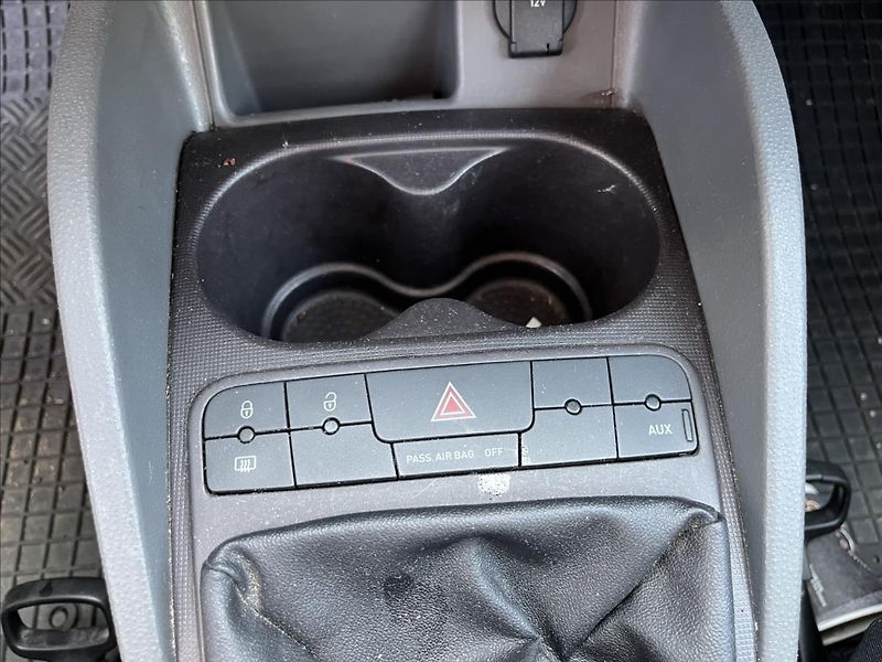 Seat Ibiza 1,2 HTP 12V 51KW  KLIMA SERVIS - fotka 19 z 33