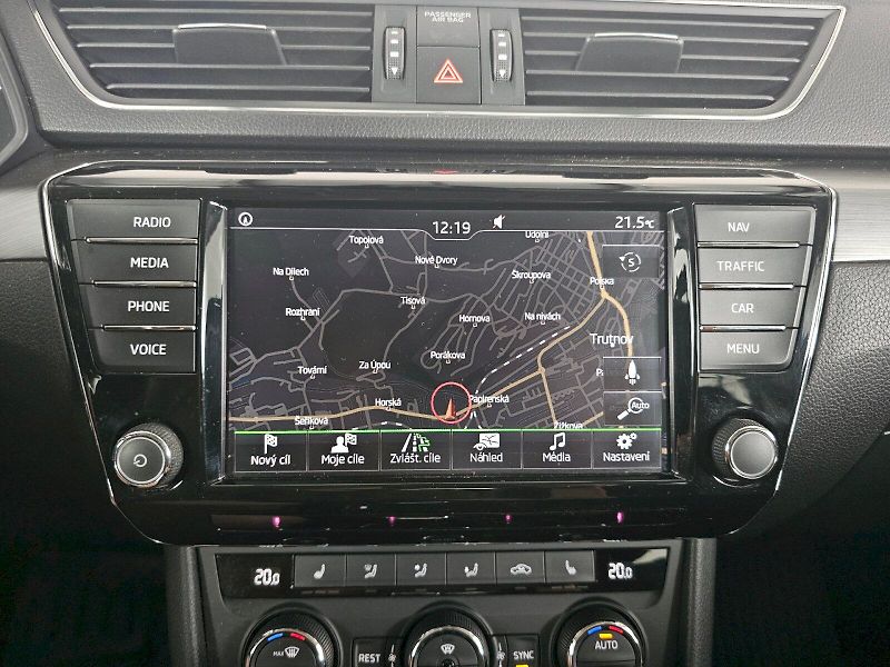 Škoda Superb (2016) 2.0TDi 140kW DSG STYLE PLUS TA - fotka 10 z 27