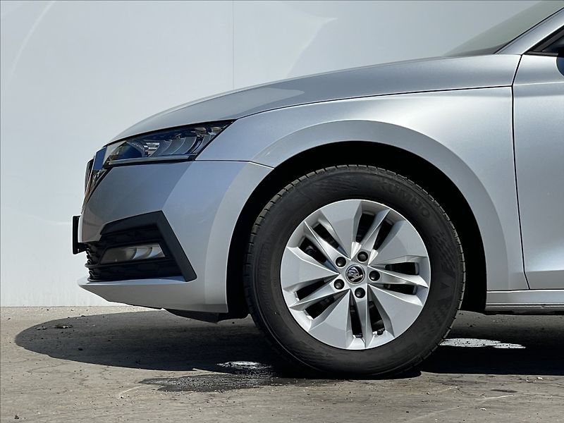 Škoda Octavia 2,0 TDI DSG Ambition Plus LED - fotka 17 z 19