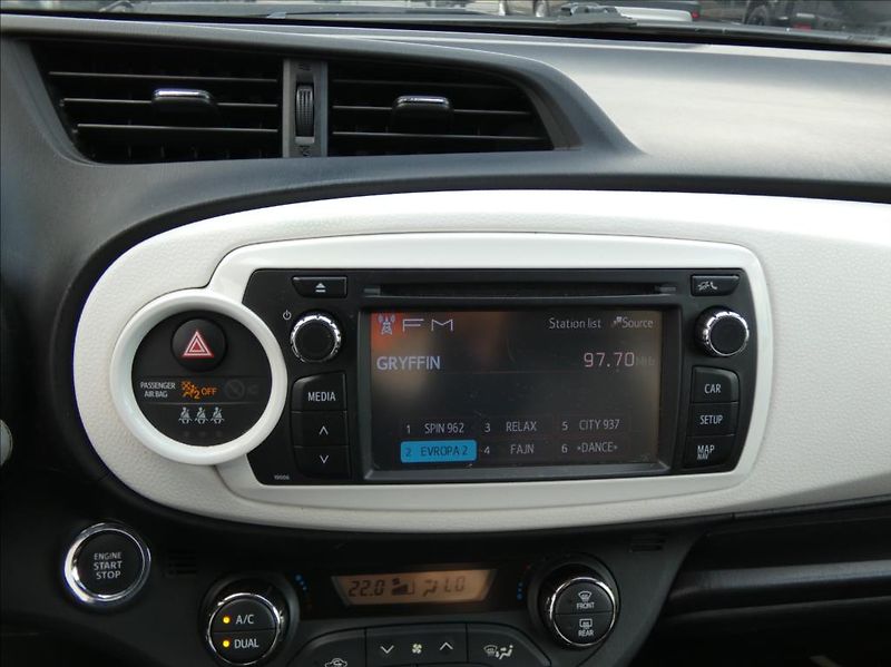Toyota Yaris 1,3 1.33 VVT-i Trend,ČR,kamera - fotka 23 z 33