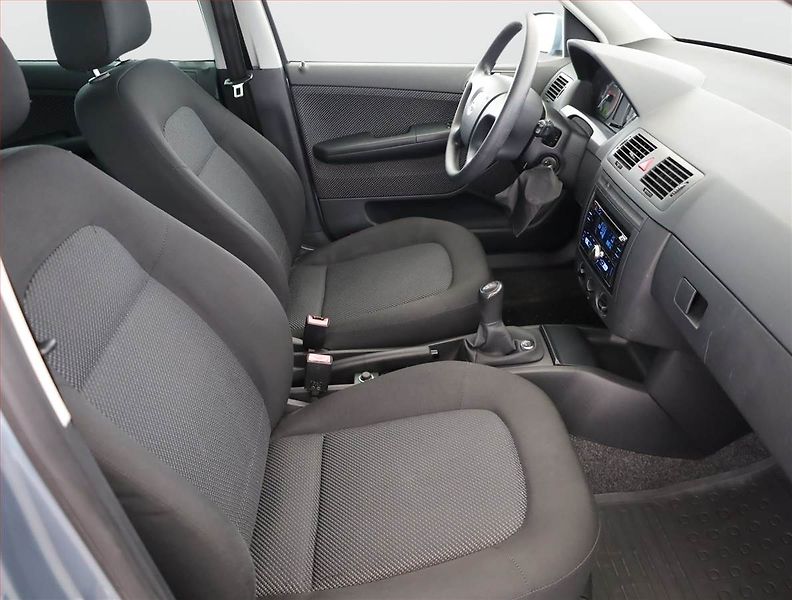 Škoda Fabia (2006) 1.2 12V, rezervace - fotka 7 z 16