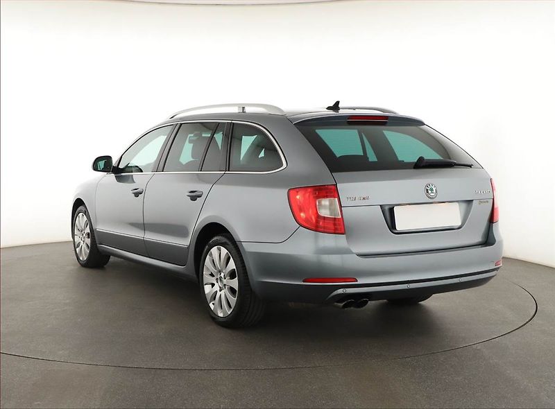 Škoda Superb (2011) Comfort 2.0 TDI, 4X4, Automat - fotka 4 z 18