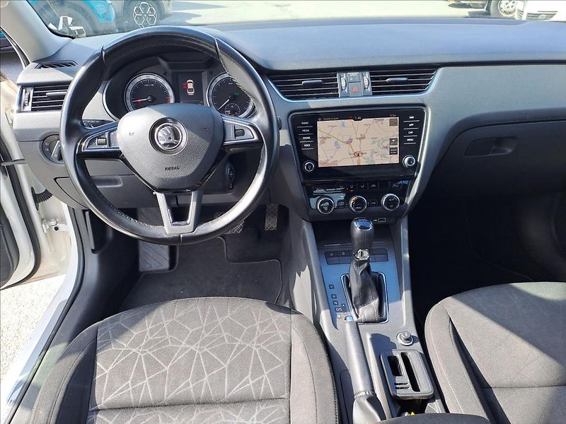Škoda Octavia 1,6 TDI 85kW DSG Style - fotka 9 z 16