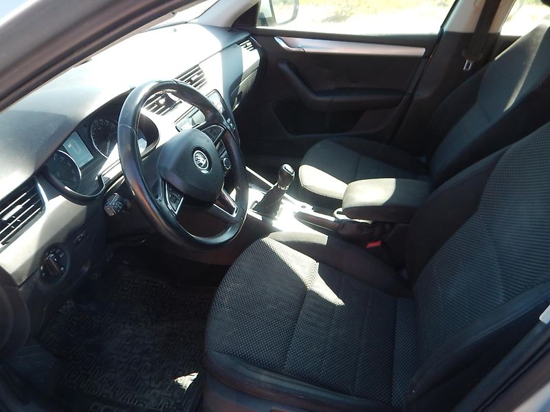 Škoda Octavia III 1.6 TDi 81 kw tažné - fotka 9 z 14