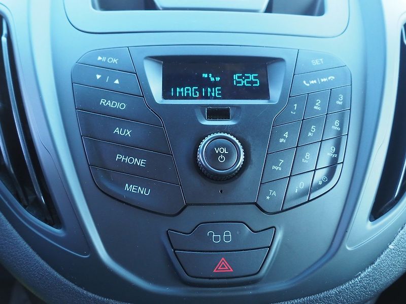 Ford Tourneo Courier (2015) 1.0i EcoBoost, 74 kW - fotka 27 z 34