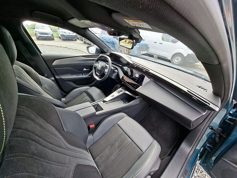 Peugeot 308 SW e-GT 115 kW/156k 54 kWh - fotka 14 z 30