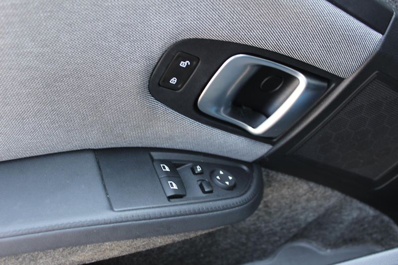 BMW i3 i3s 120Ah - fotka 15 z 32