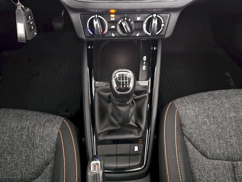 Škoda Scala (2022) 1.0TSI 81kW Ambition - fotka 19 z 27