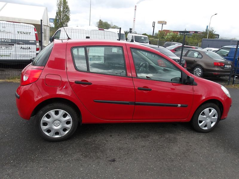 Renault Clio 1,2i ČR NAJ.62000 km !!! - fotka 5 z 31