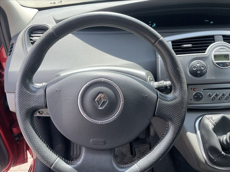 Renault Grand Scénic 1,5 Dci 78kw ESP Tažné Klimatr - fotka 13 z 30
