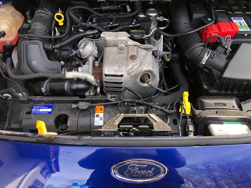 Ford Tourneo Courier (2014) 1.0 EcoBoost - fotka 27 z 28
