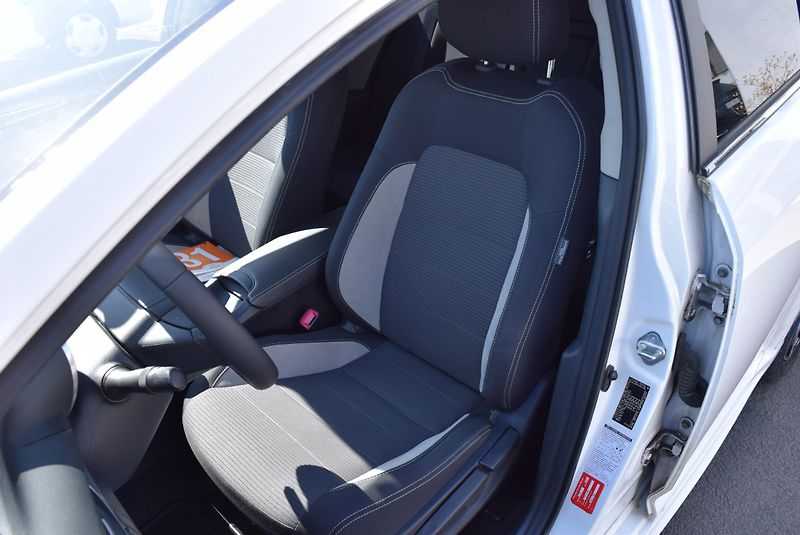 Toyota Avensis (2018) 1.8VVTI 108kw TEAM D XEN NAVI - fotka 20 z 50