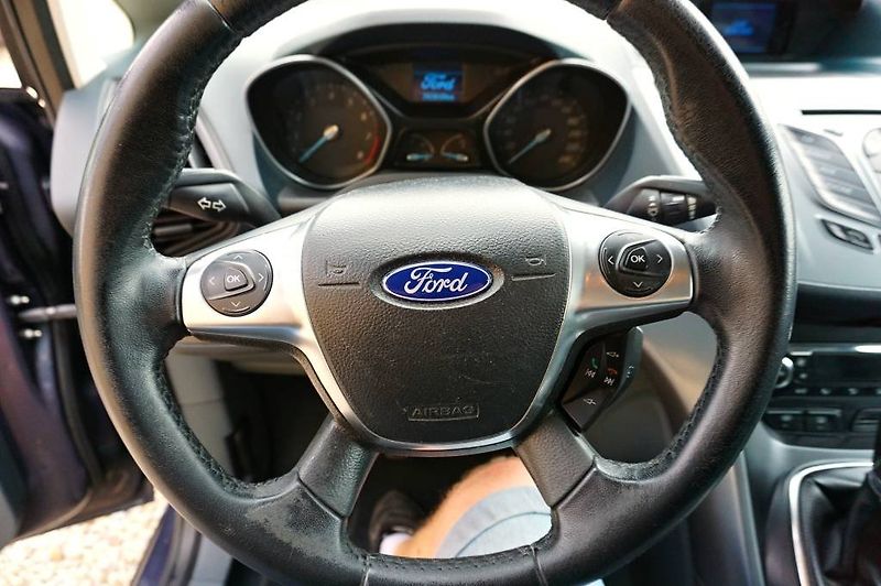 Ford C-MAX (2012) 1,6Ti-VCT 92 kW - fotka 29 z 37
