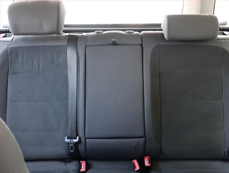 Volkswagen Golf (2008) 1.9 TDI, za skvělou cenu - fotka 10 z 13