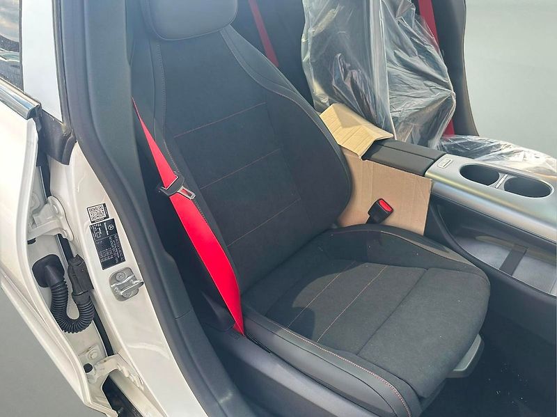 Mercedes-Benz CLA (2026) 200 4MATIC - fotka 11 z 13