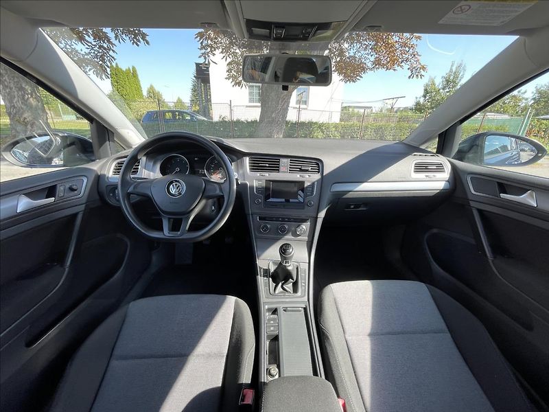 Volkswagen Golf 1,2 TSi  P+Z Senzory,Klimatiza - fotka 16 z 43