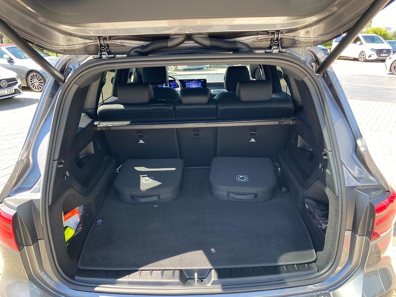 Mercedes-Benz EQB (2025) 300 4MATIC - fotka 21 z 23
