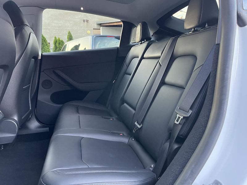 Tesla Model Y (2022) PERFORMANCE 393 Kw ,RYZEN,DPH - fotka 14 z 29