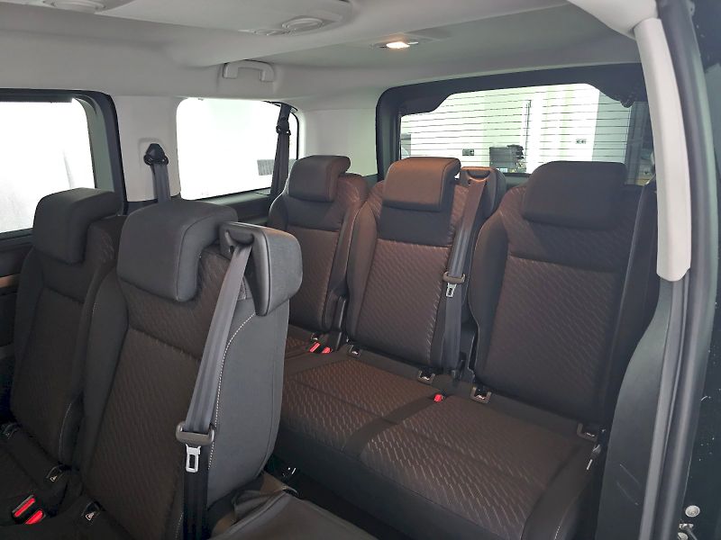 Toyota ProAce Verso (2024) 2.0D 106kW FAMILY 8S WEBASTO - fotka 8 z 35
