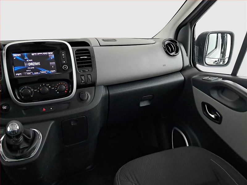Renault Trafic (2017) 1.6 dCi, Bus, 8Míst, ČR, DPH - fotka 8 z 19