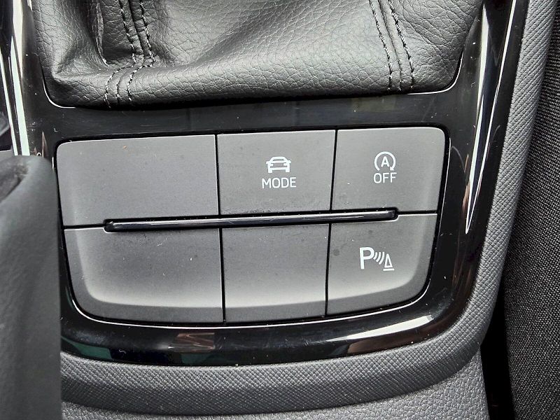 Škoda Scala (2024) 1,0TSI 85KW DSG TOP SELECTION - fotka 17 z 31