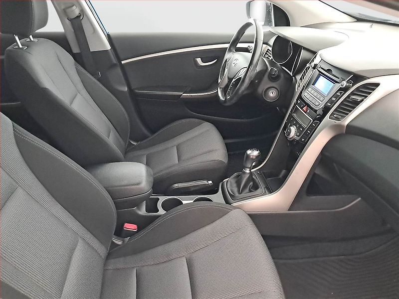 Hyundai i30 (2016) 1.6 GDI, Serv.kniha, Tempomat - fotka 9 z 20