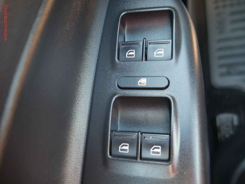 Škoda Octavia (2009) 2.0 TFSi, DSG, xenon - fotka 12 z 15