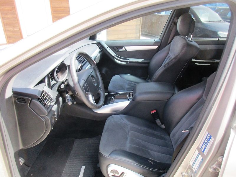 Mercedes-Benz Třídy R (2007) R 320CDI L 4-MATIC XENONY NAVI - fotka 9 z 15