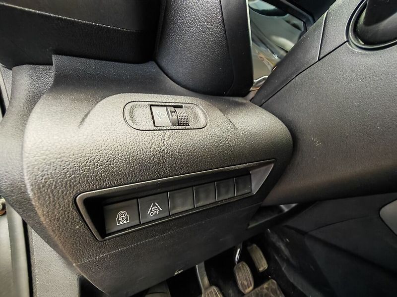 Toyota ProAce City 1.2T 110k  Family - fotka 22 z 35